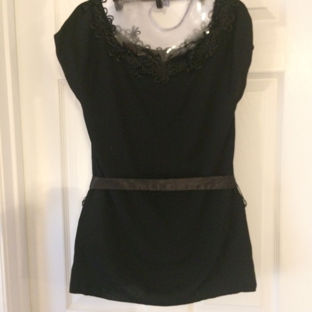2/$10! LAST CHANCE! Grace Ribbon Flower Shirt - Picture 4 of 5
